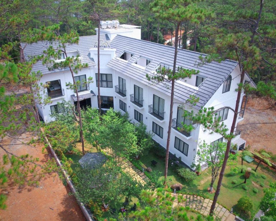 Măng Đen gia đình