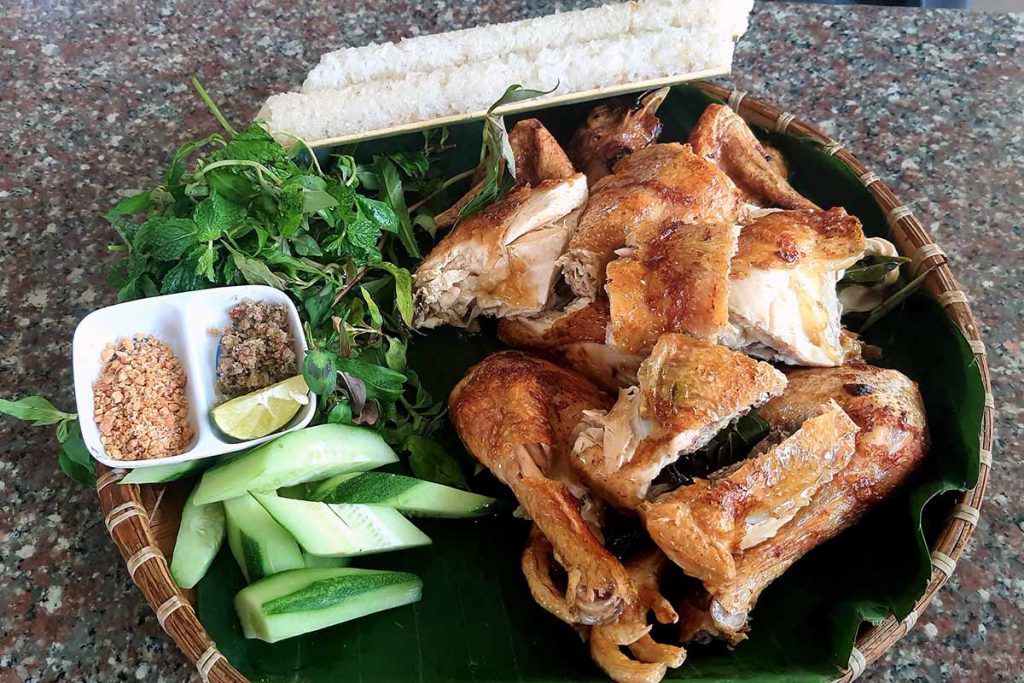 Gà nướng cơm lam Măng Đen
